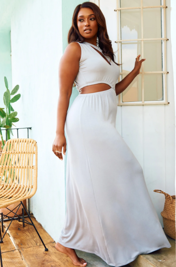 Maxi dress dengan potongan A-line